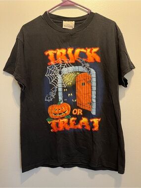 Basic Editions 90s Y2K Halloween 'Trick or Treat' Tee with Orange Pumpkin